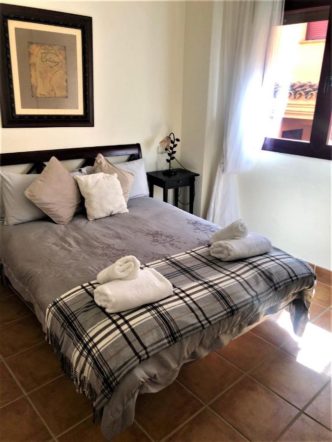 Elegant 2Br Apartment Puerto Banus Marbella Just 12 Minutes Away By G00Giemaps エステポナ エクステリア 写真