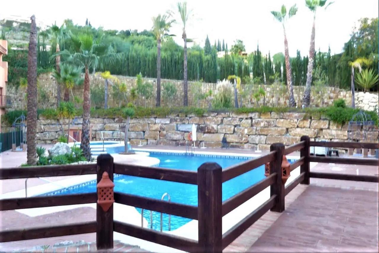 Elegant 2Br Apartment Puerto Banus Marbella Just 12 Minutes Away By G00Giemaps エステポナ エクステリア 写真